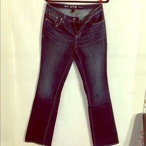 Apt. 9 Bootcut Size 8 Jeans !